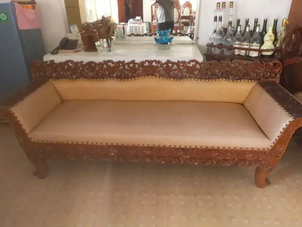 Kursi santai ukir Bali jati