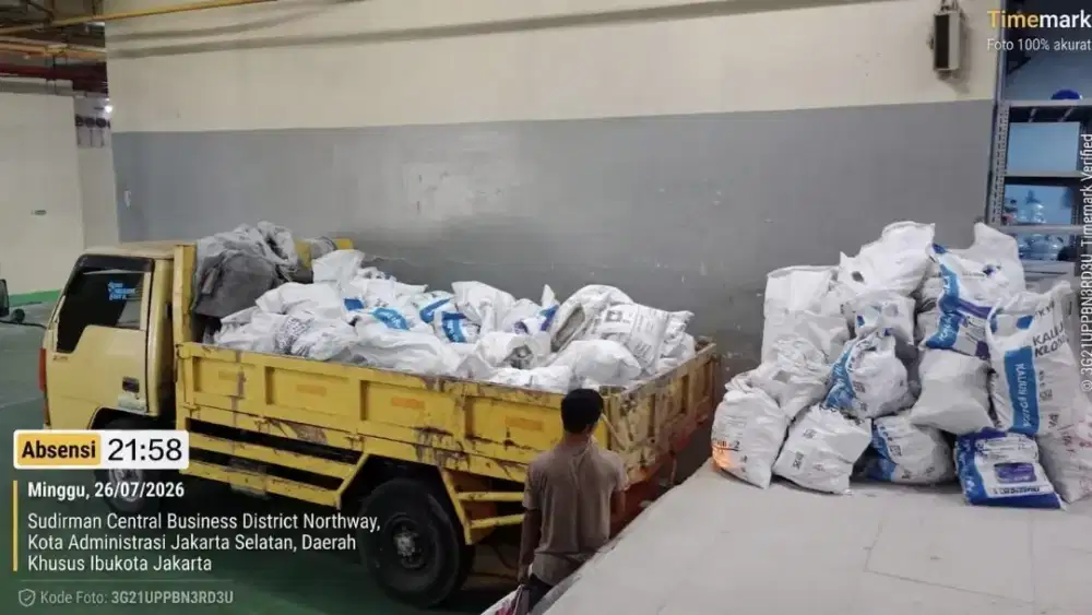 Jasa buang puing dan angkutan sampah
