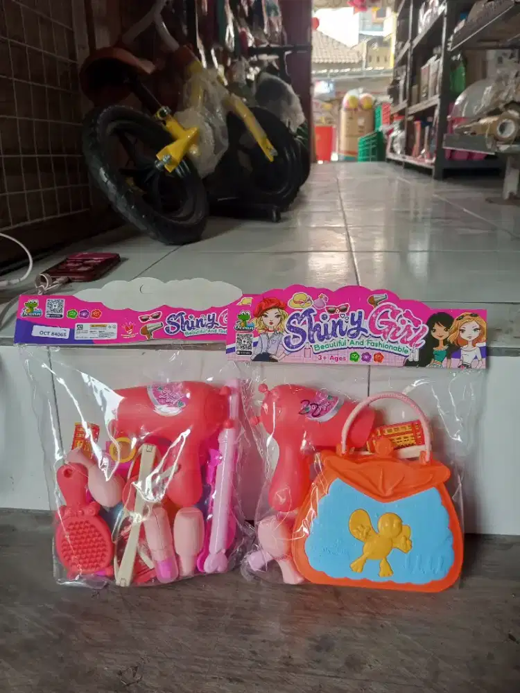 Mainan anak Shiny girl salon set
