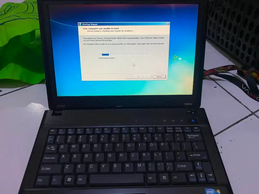 Laptop axio model neon