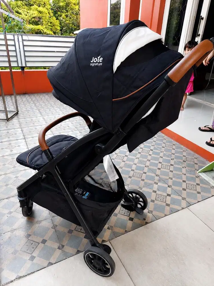STROLLER JOIE SIGNATURE PARCEL (PRELOVED)