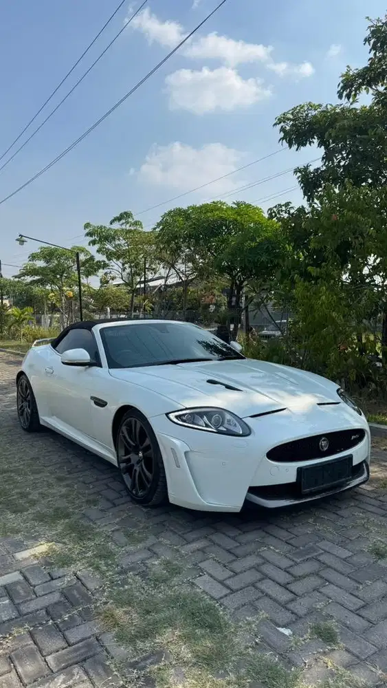 DIJUAL JAGUAR XKRS THE ONE ONLY 2013 WARNA PUTIH
