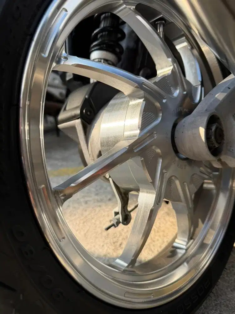 DIJUAL VELG DELKEVIC M8 untuk Honda Vario 125/150/160 Stylo!!