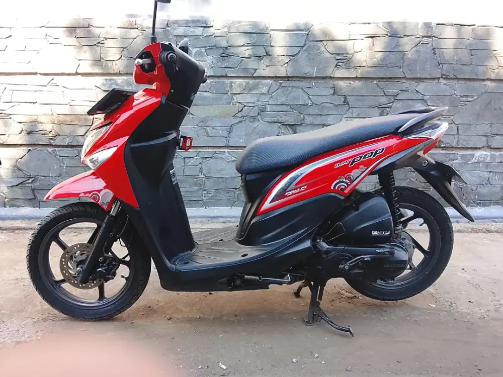 Honda Beat Pop CBS 2015 ( stater halus) Mulus Isi Lengkap