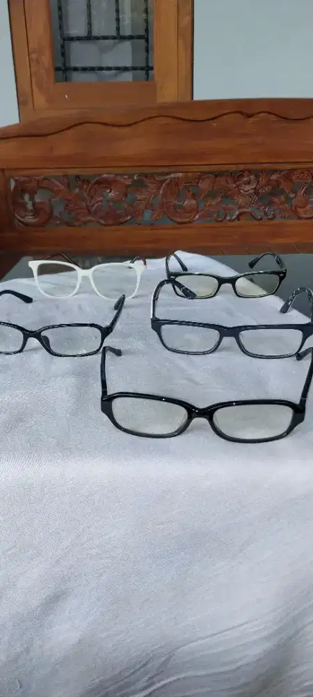 Frame kacamata merk dior, rayban, levis, dan salvatore feragamo