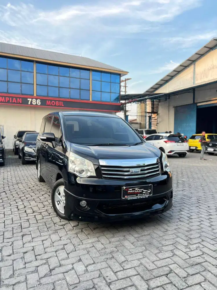 TDP 35JT Toyota Nav1 2.0 V A/T Hitam 2013