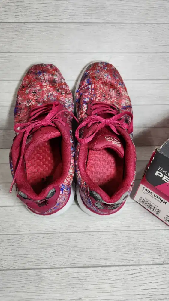 SKECHERS GO RUN SIZE 37