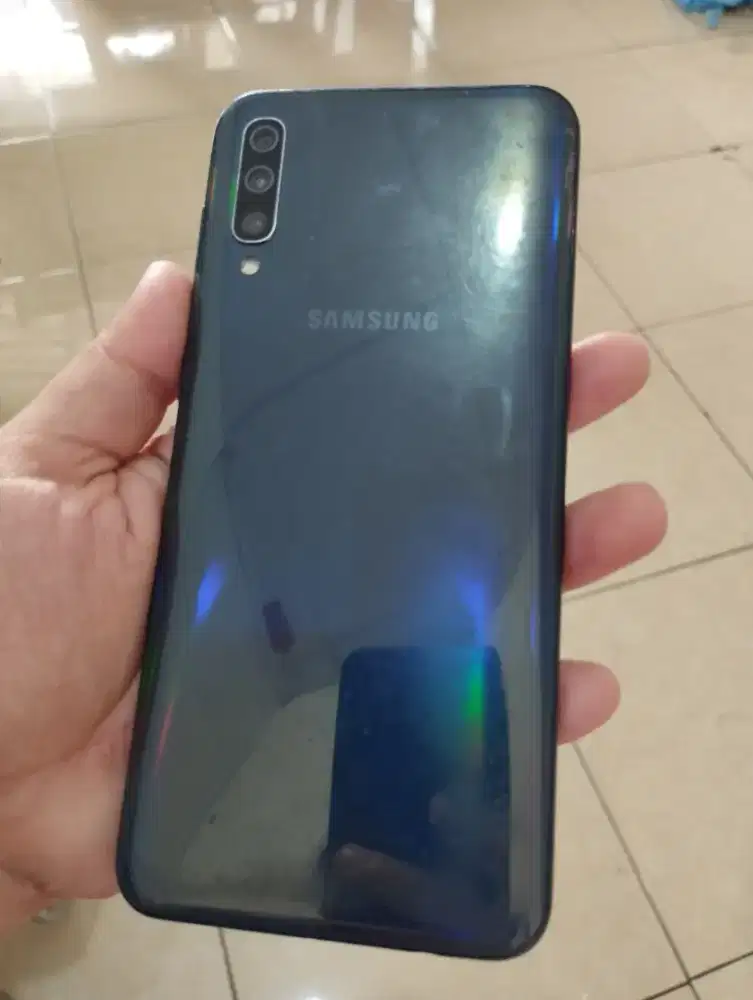 Samsung A50-Amoled.4G.Finger.Ram 4/64GB.ORI.GOLDEN PONSEL