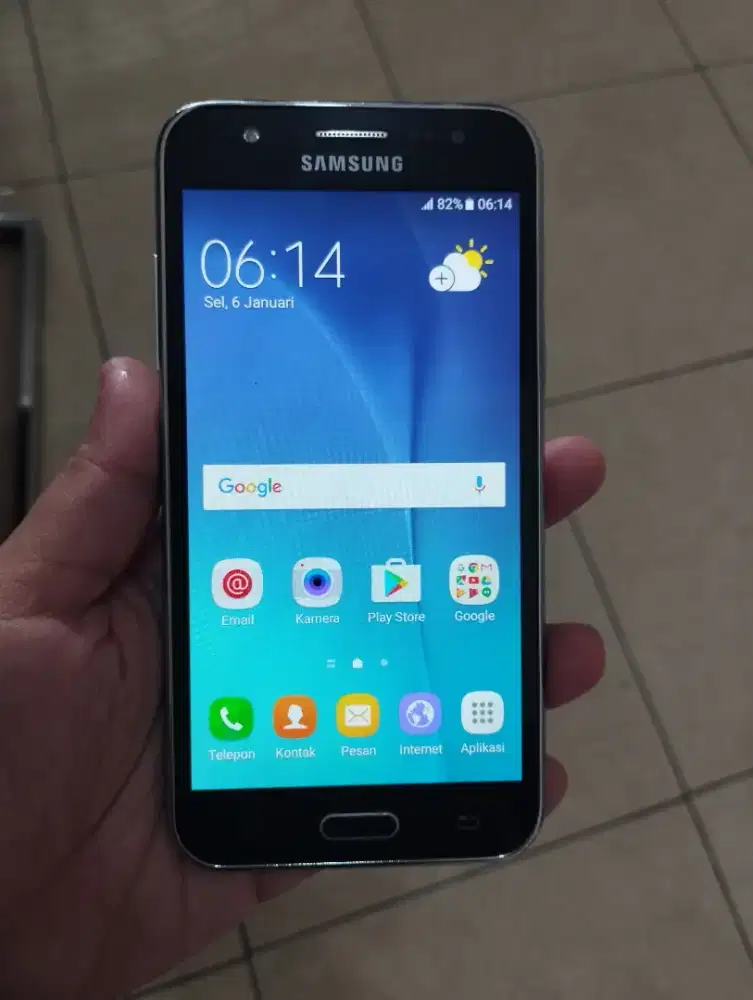 Samsung J500-4G.Amoled.ram1,5/8GB.ORI.GOLDEN PONSEL
