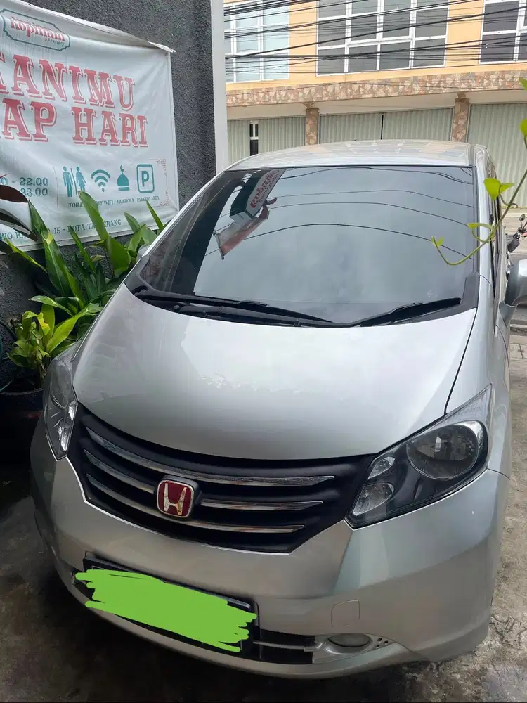 Honda Freed 1.5 E AT PSD