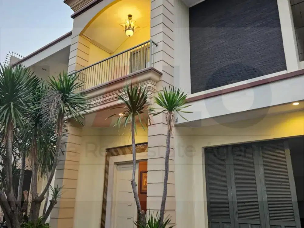 Rumah dijual di Taman Kebon Jeruk Intercon Jakarta Barat