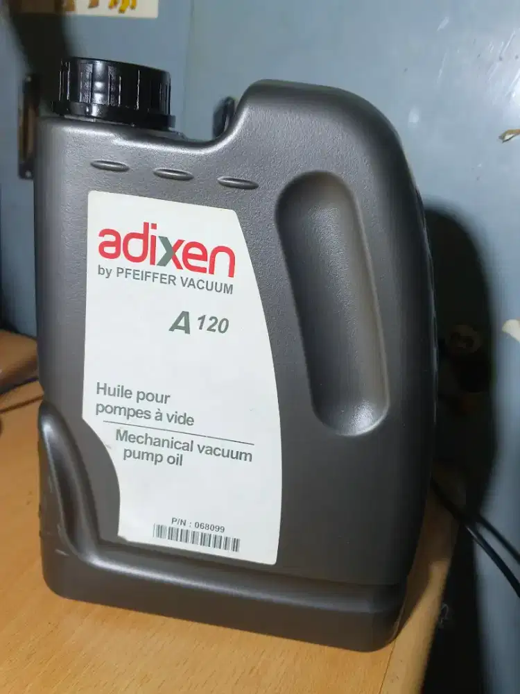 2 ltr Vacuum pump oil mark adixen A120 ,P/N :068099