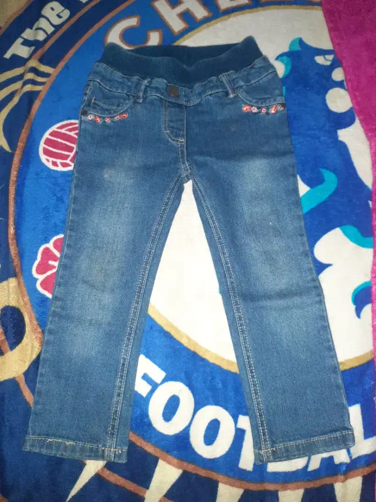 Preloved 2pcs celana jeans anak perempuan sz M