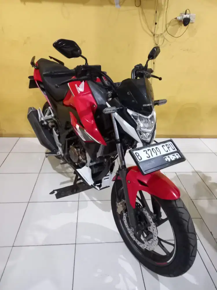 Honda cb150r 2021 merah
