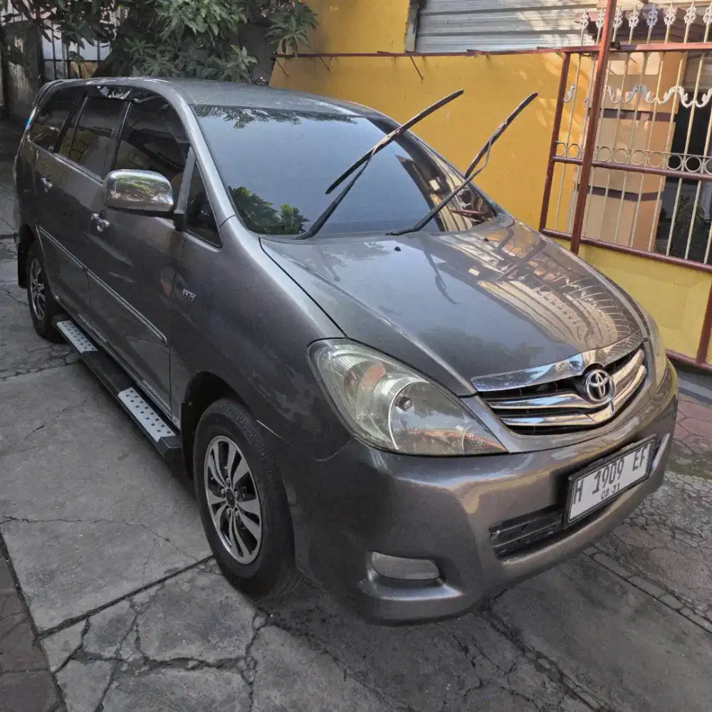 Kijang Innova 2.0 type V Luxury M/T th 2009