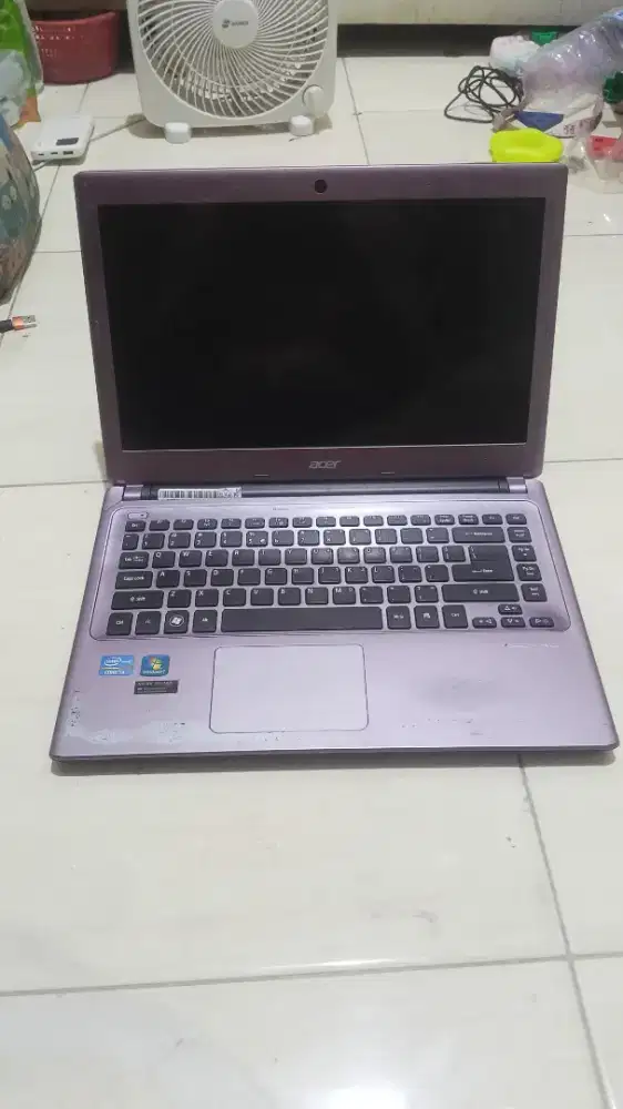 DI JUAL CEPAT LAPTOP ACER V5 471G NEGO HALUS RAM 8 NO MINUS
