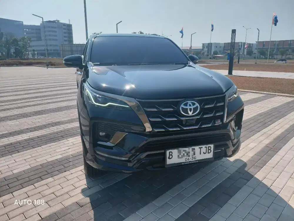 (DIESEL, LOW KM) TOYOTA FORTUNER 2.8 GR TAHUN 2024