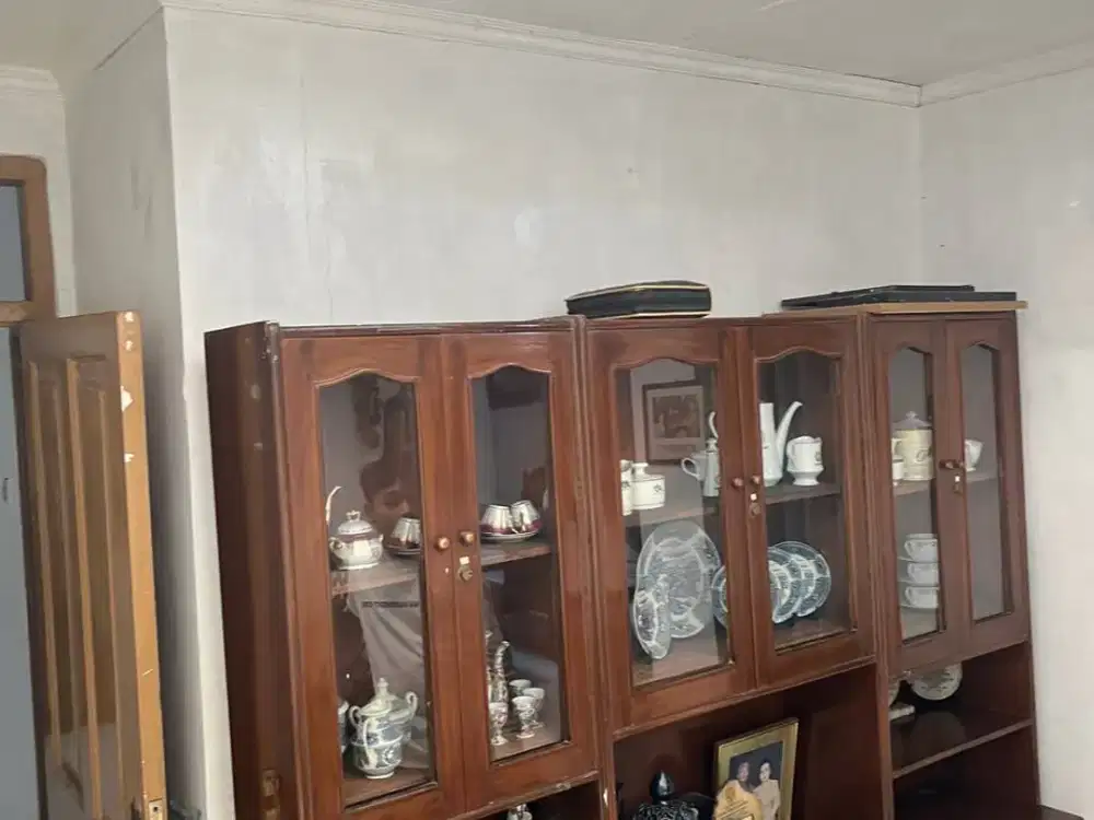 Rumah Luas 6 Kamar di Lokasi Premium, Hanya Menit ke Tol
