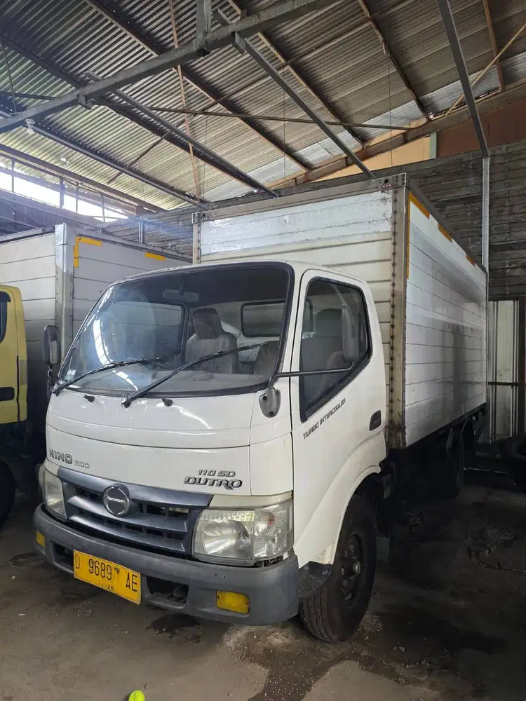 Hino Dutro 110 SDL 4.0 Engkel Long Box 2015 Putih ASTINA MOBIL Truk