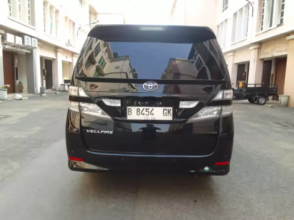 VELLFIRE 2.4V TERAWAT BAIK RECORD