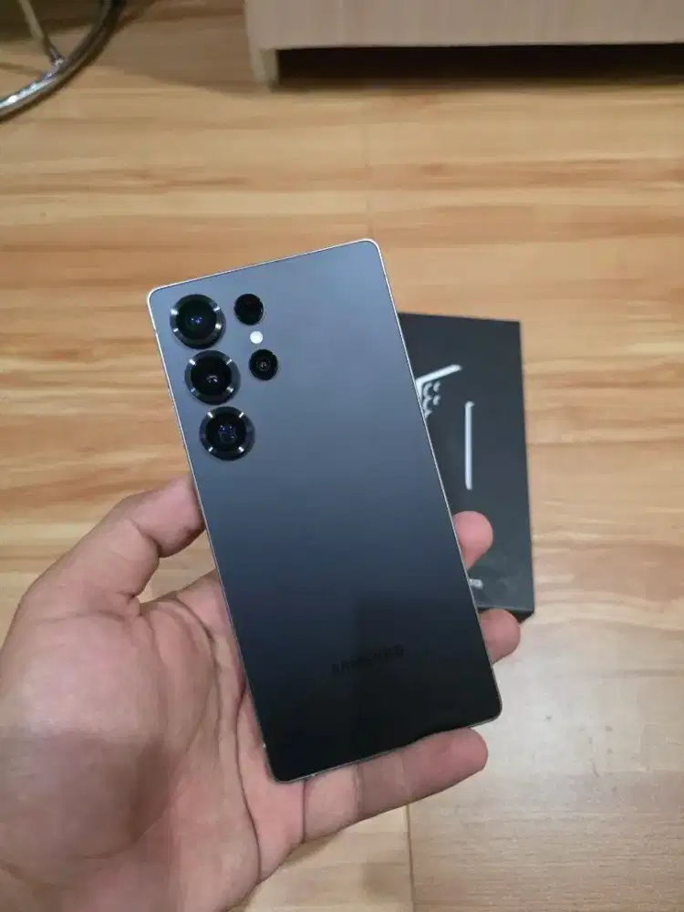 Samsung S25 Ultra 12/256 Sein Nominus