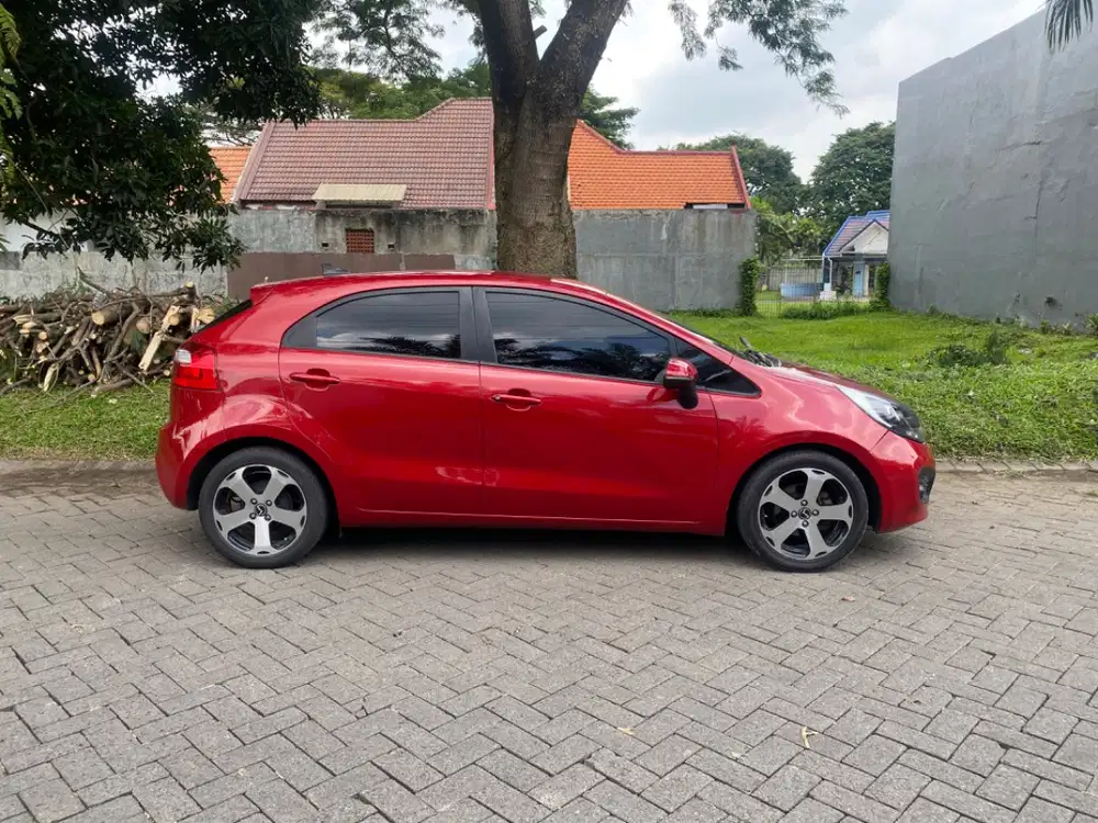 Kia Rio Hatchback 2013 1.4 AT