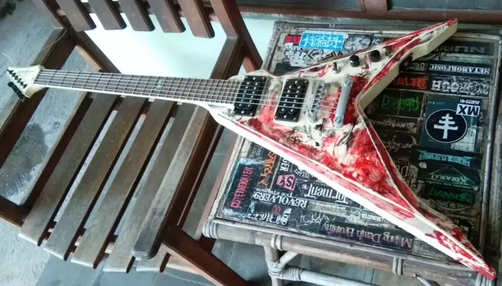 Legator Flying V Gitar