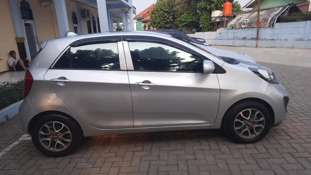 Kia Picanto 2012 Bensin