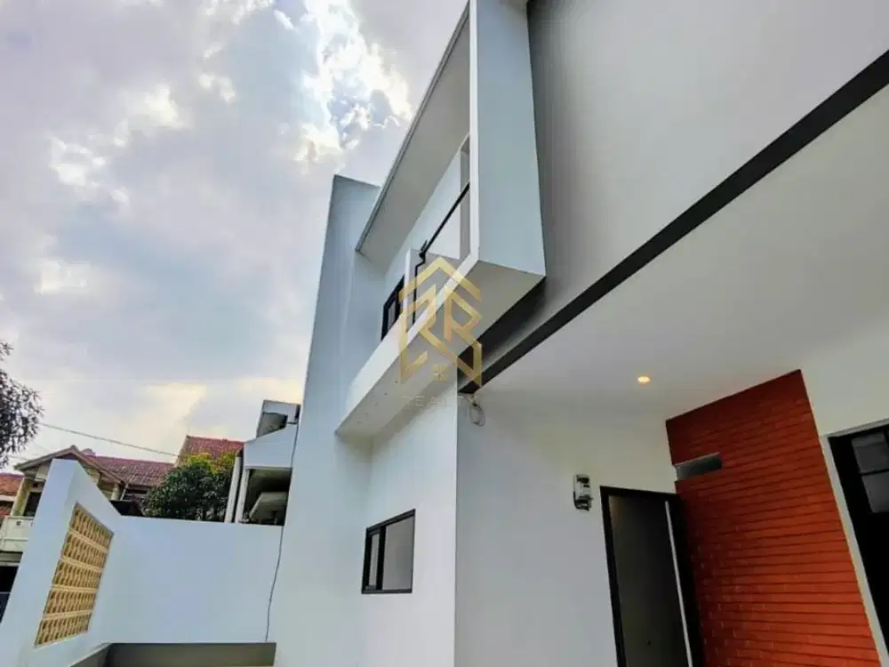 Rumah Baru 3 Lantai Rooftop di Turangga Lengkong Buahbatu Bandung