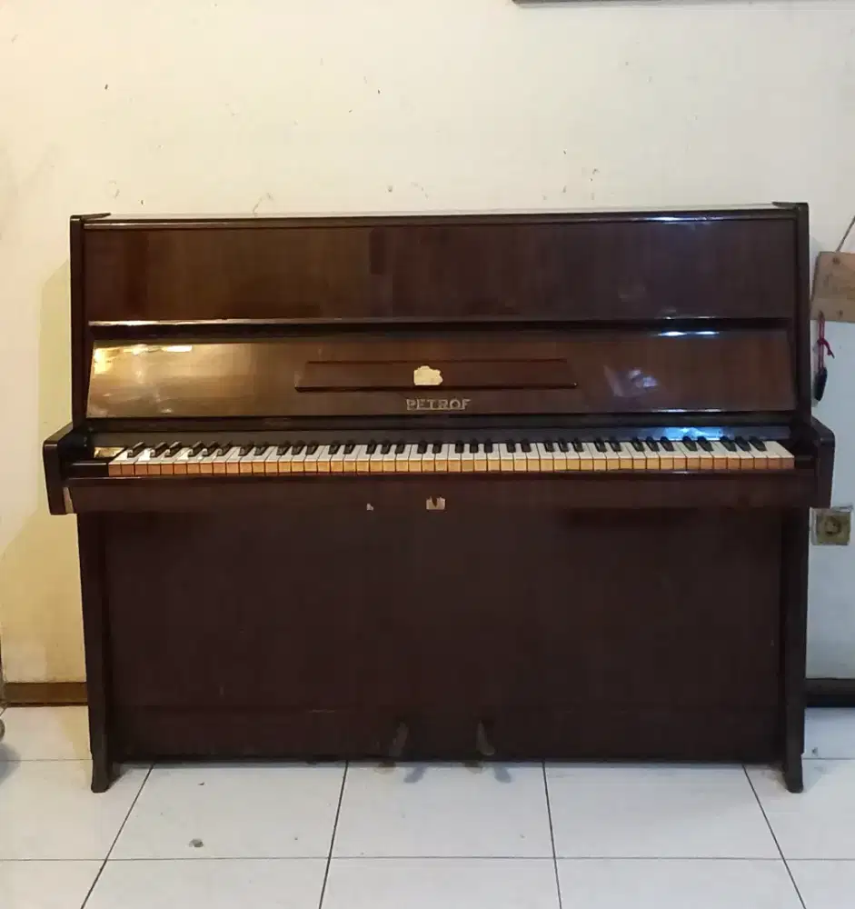 Piano Petrof Vintage 233012 tahun 70an