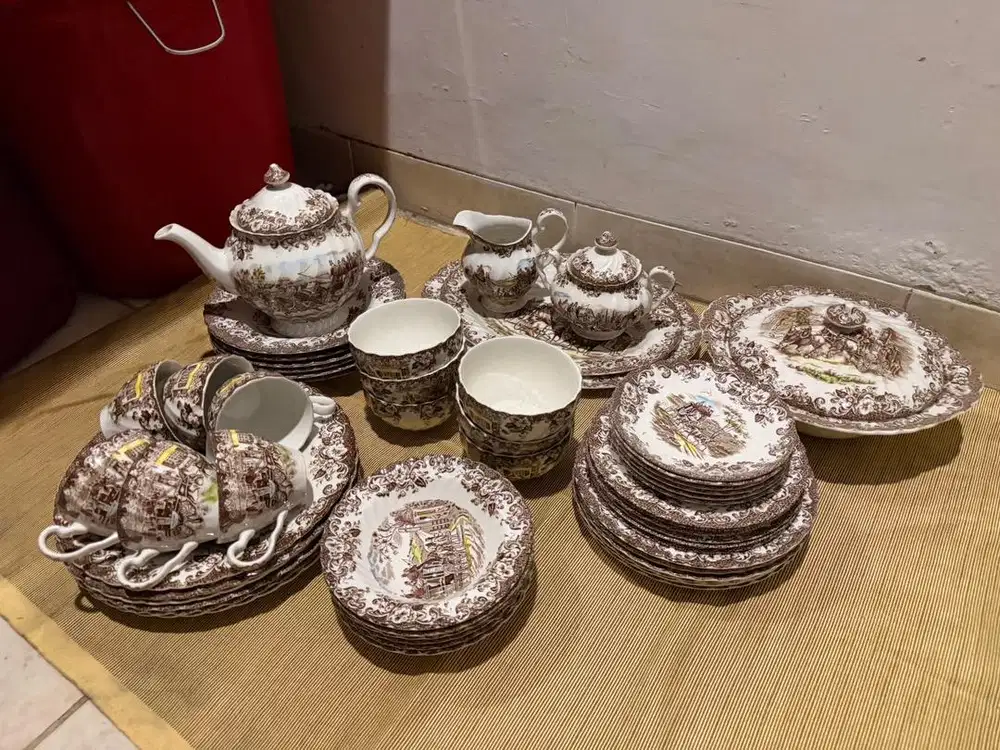 Dinner set johnson broter