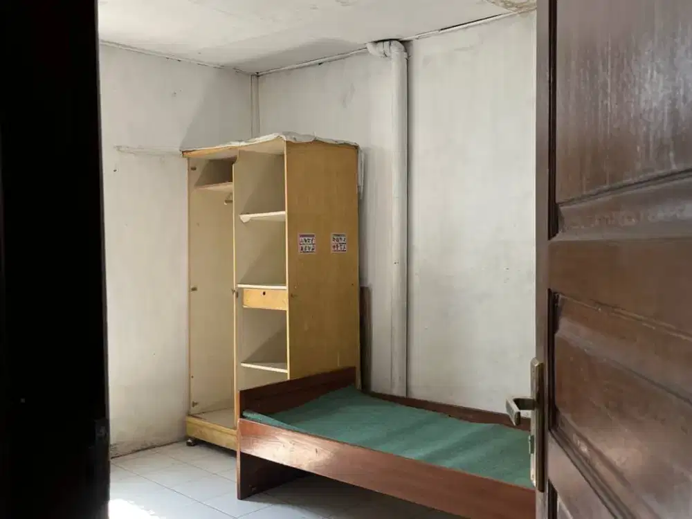 Rumah Siap Huni 6 Kamar Tidur – Mobilitas Mudah Berkat Dekat Tol