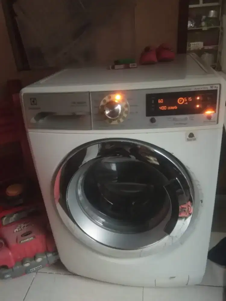 Menerima barang bekas seperti kulkas mesin cuci AC dan lain lain