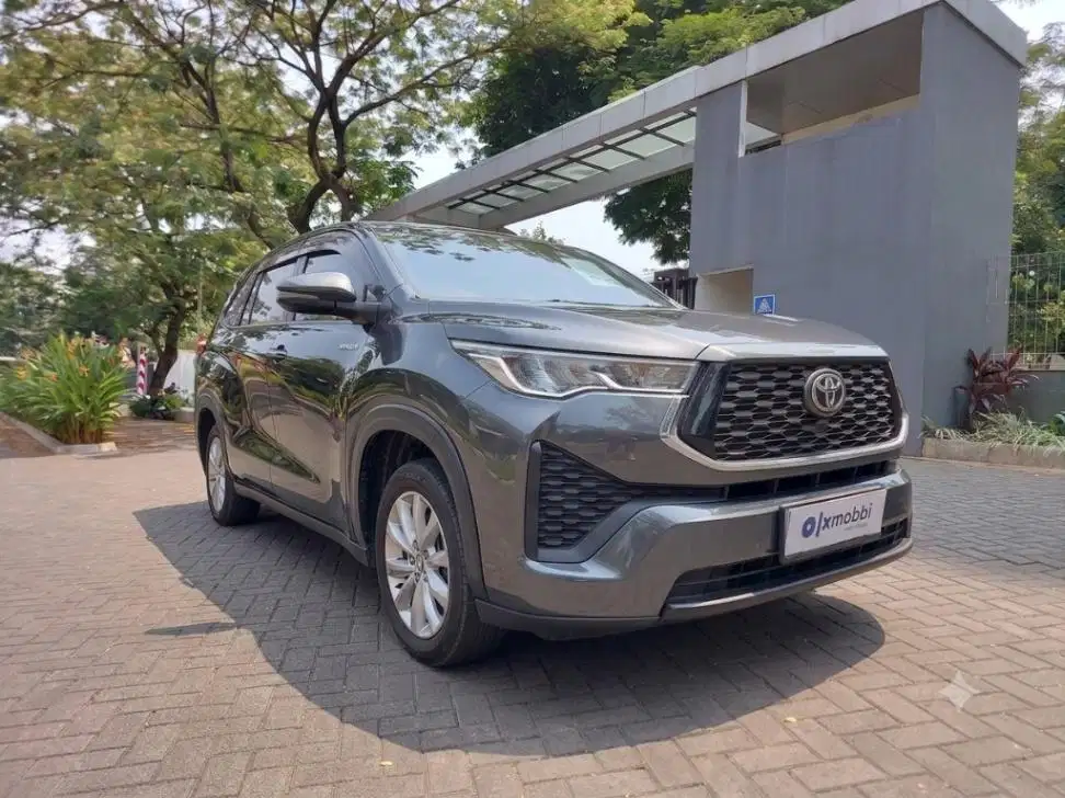 DP 5% Toyota Kijang Innova 2.0 Zenix V CVT Bensin-AT 2023 CHKJB