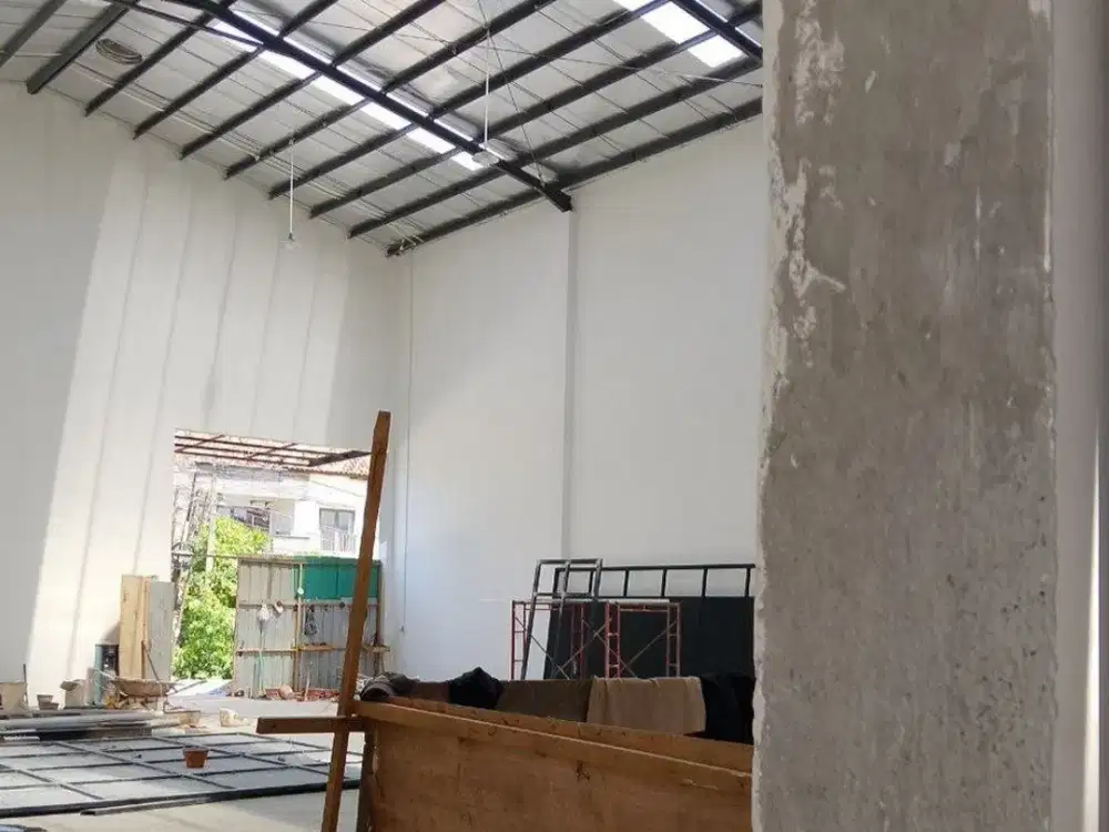 Gudang Besar Luas Tanah 450 m2 Disewakan, di Denpasar Barat