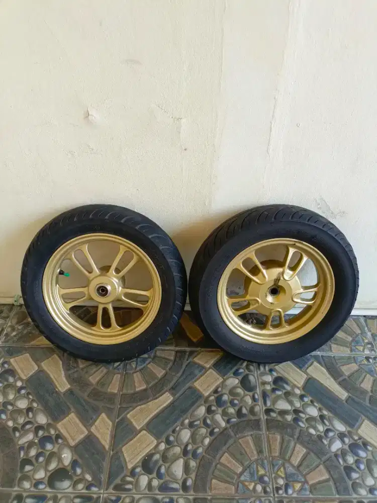 Ban Velg Scoopy Ring 12 (Ban Donuts)