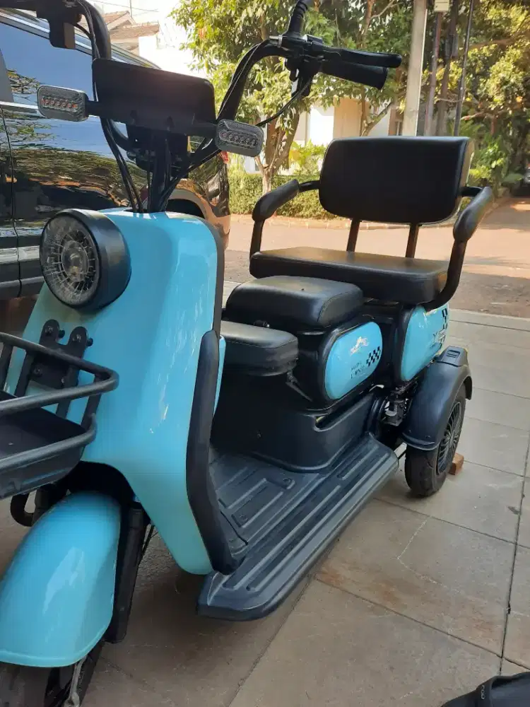 Speda listrik roda 3 msh like new