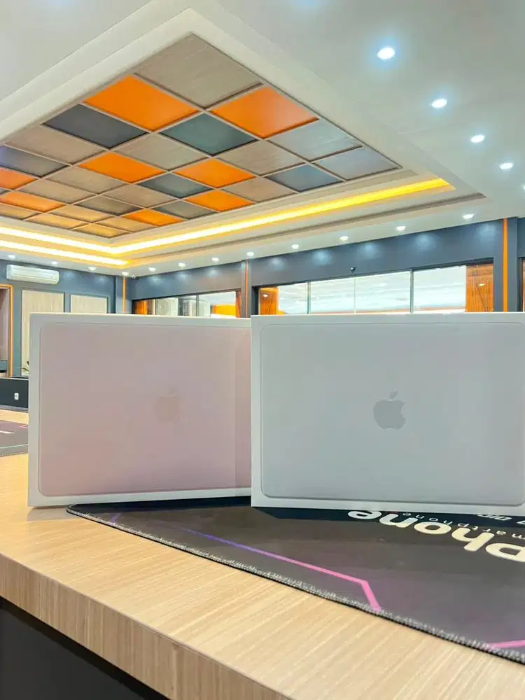 MACBOOK NEO BRANDNEW