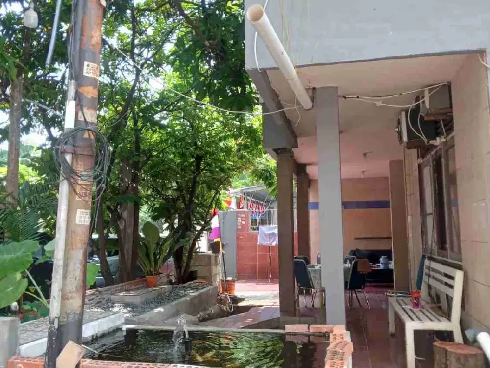 Dijual Rumah 2 Lantai posisi hoek daerah Keuangan Lama Kemanggisan Slipi Jakarta Barat aman nyaman didalam komplek mudah akses harga nego wajar