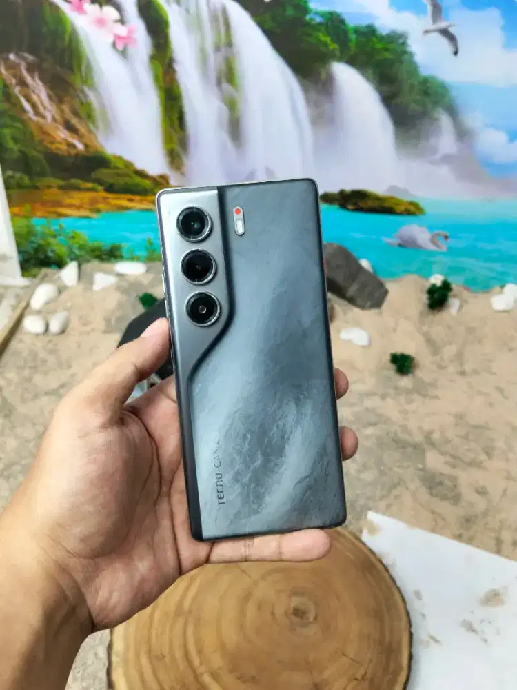 Tecno Camon 40 ram 8/256 GB