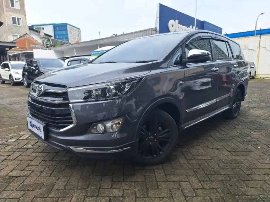DP MURAH Toyota Kijang Innova 2.0 Venturer Bensin-AT 2019 Abu CTYWB