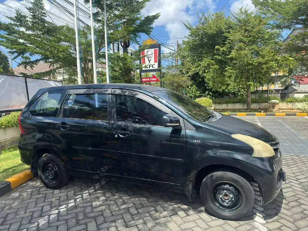 Daihatsu Xenia 2012 Bensin