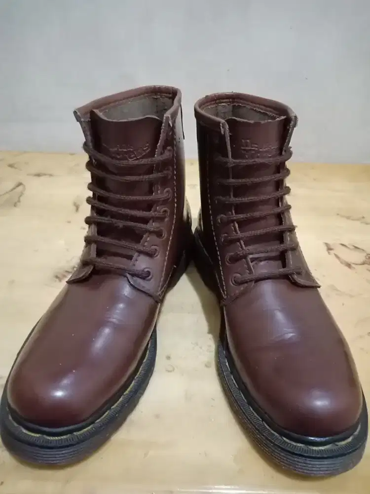 Sepatu Docmart 8 hole