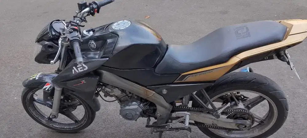 Vixion 2013 komplit Rp. 5.300.000 Nego