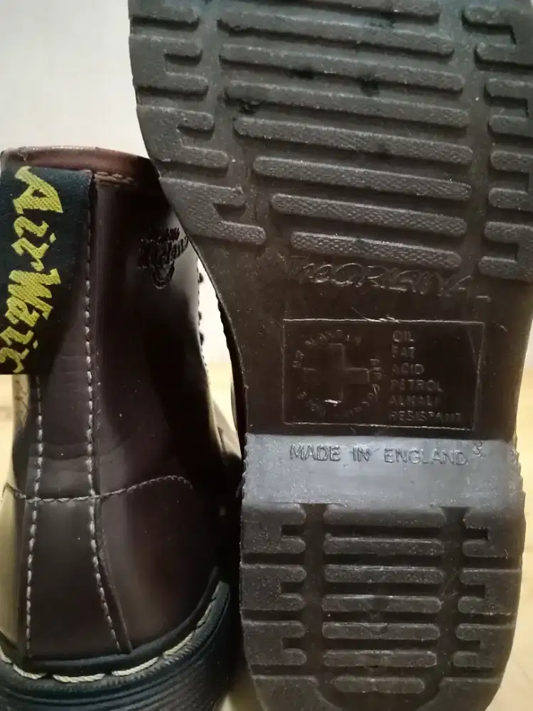 Jual cepat sepatu Docmart