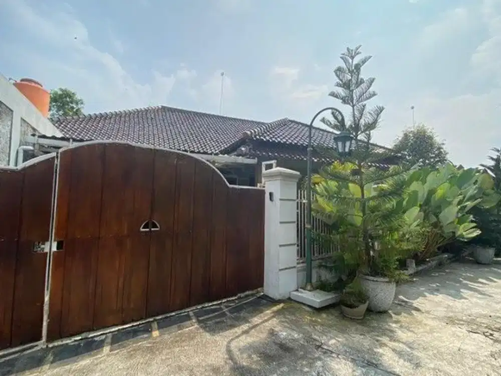 Rumah Mewah Lokasi Strategis di Kota Klaten - Lingkungan Tenang & Akses Mudah