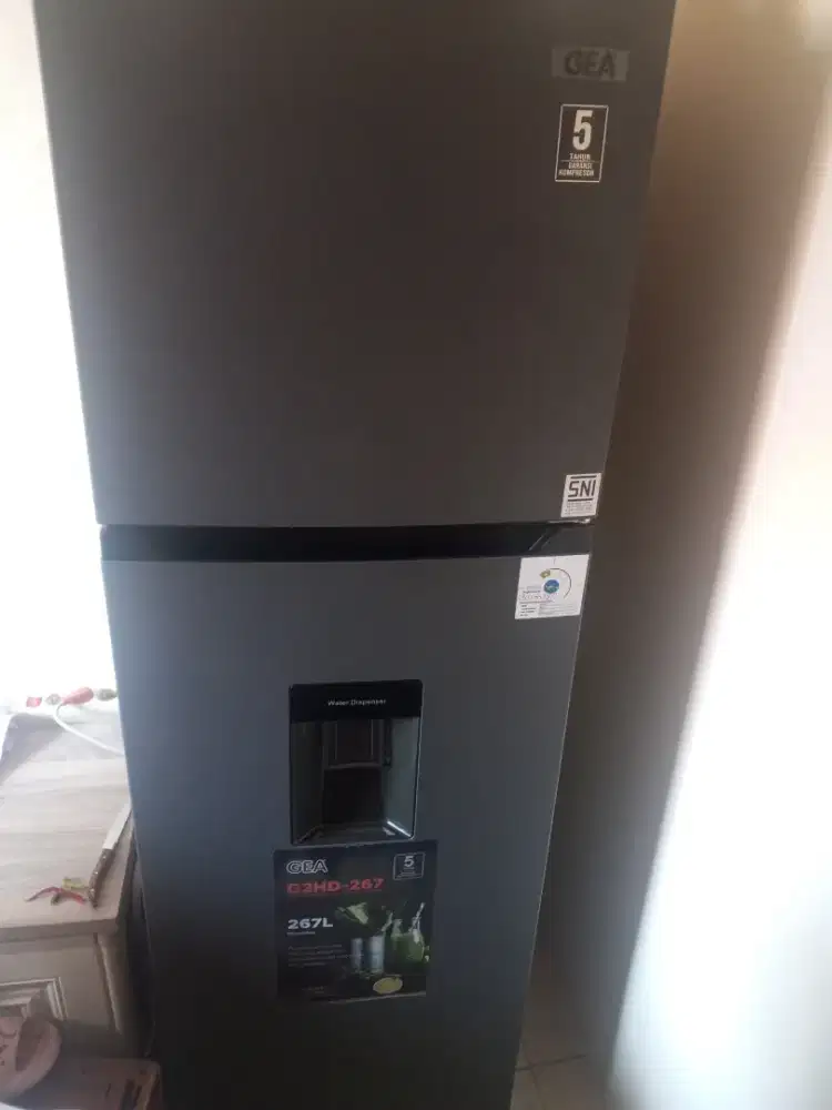 Kulkas 2 pintu Gea Waterdispenser