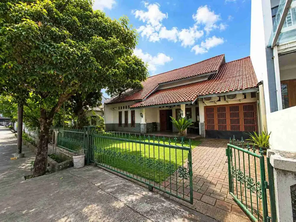 Jual Rumah Komplek 2 Lantai di Duren Tiga SHM