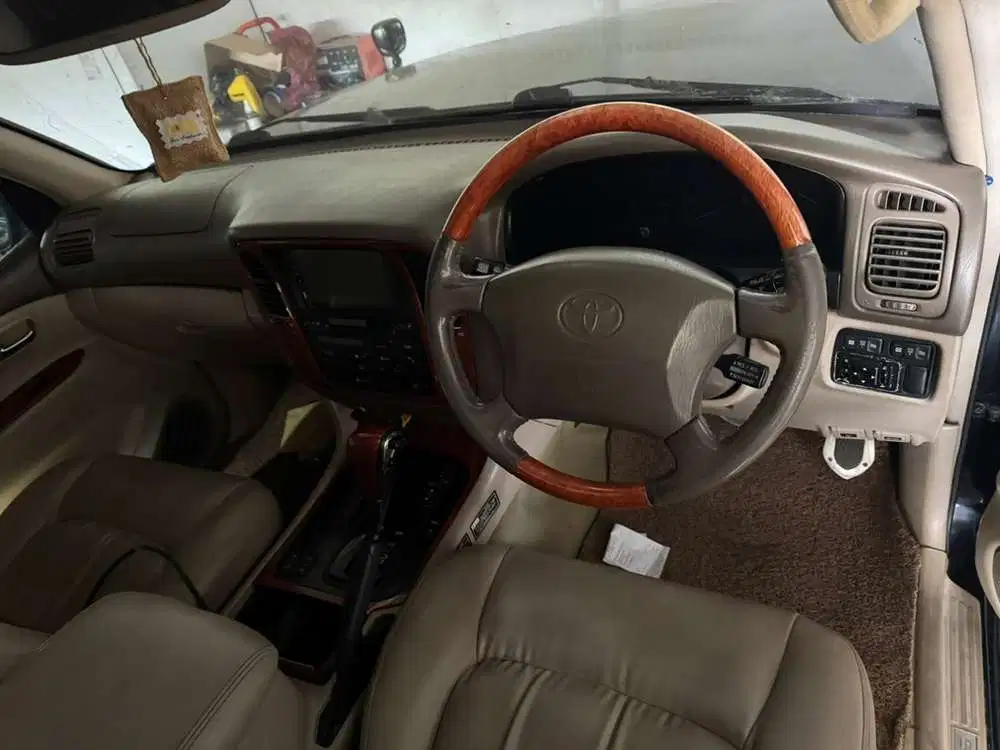 Toyota Land Cruiser 2000 Bensin