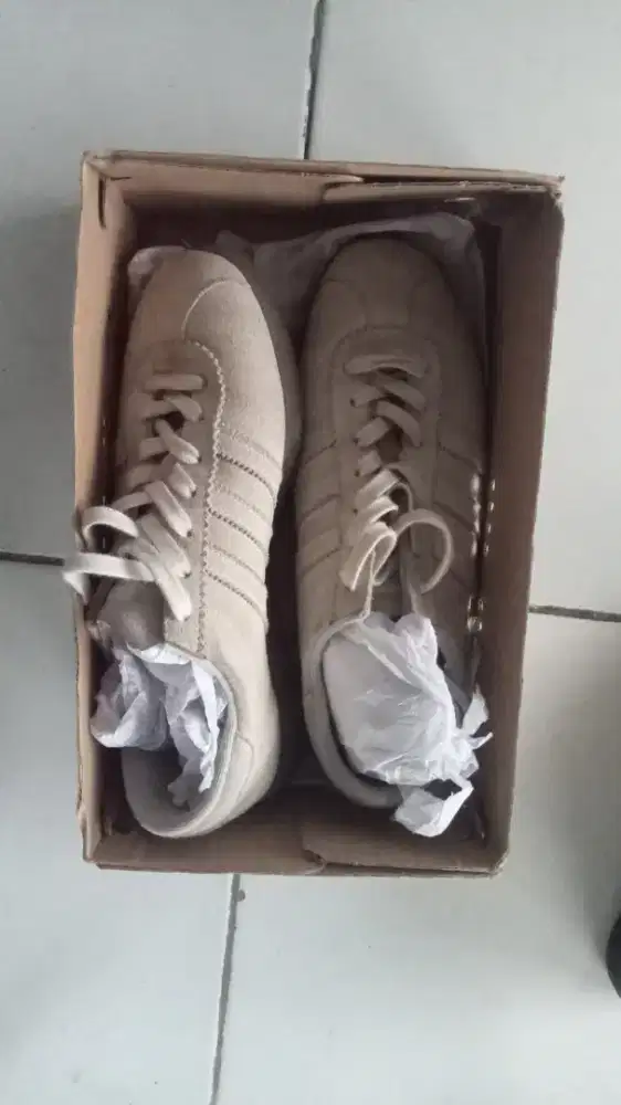 SEPATU ADIDAS ORI